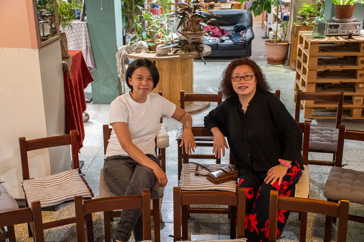 吳婷婷（左）和黃芳惠（右）帶著在雙北多處經營社區空間的經驗，合作成立一碼村。