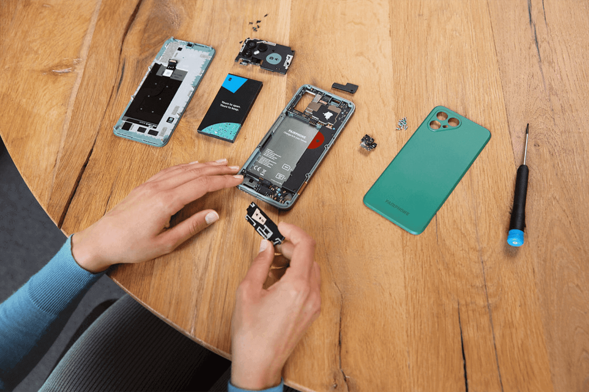 透過產品設計，讓電器更容易維修，也是維修權的一部份。圖片來源：Fairphone（CC BY-SA 2.0）