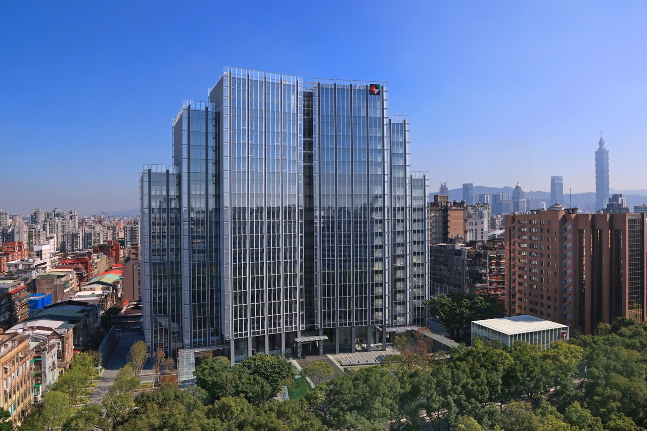 國銀首家 開發金控承諾全資產組合2045年淨零碳排