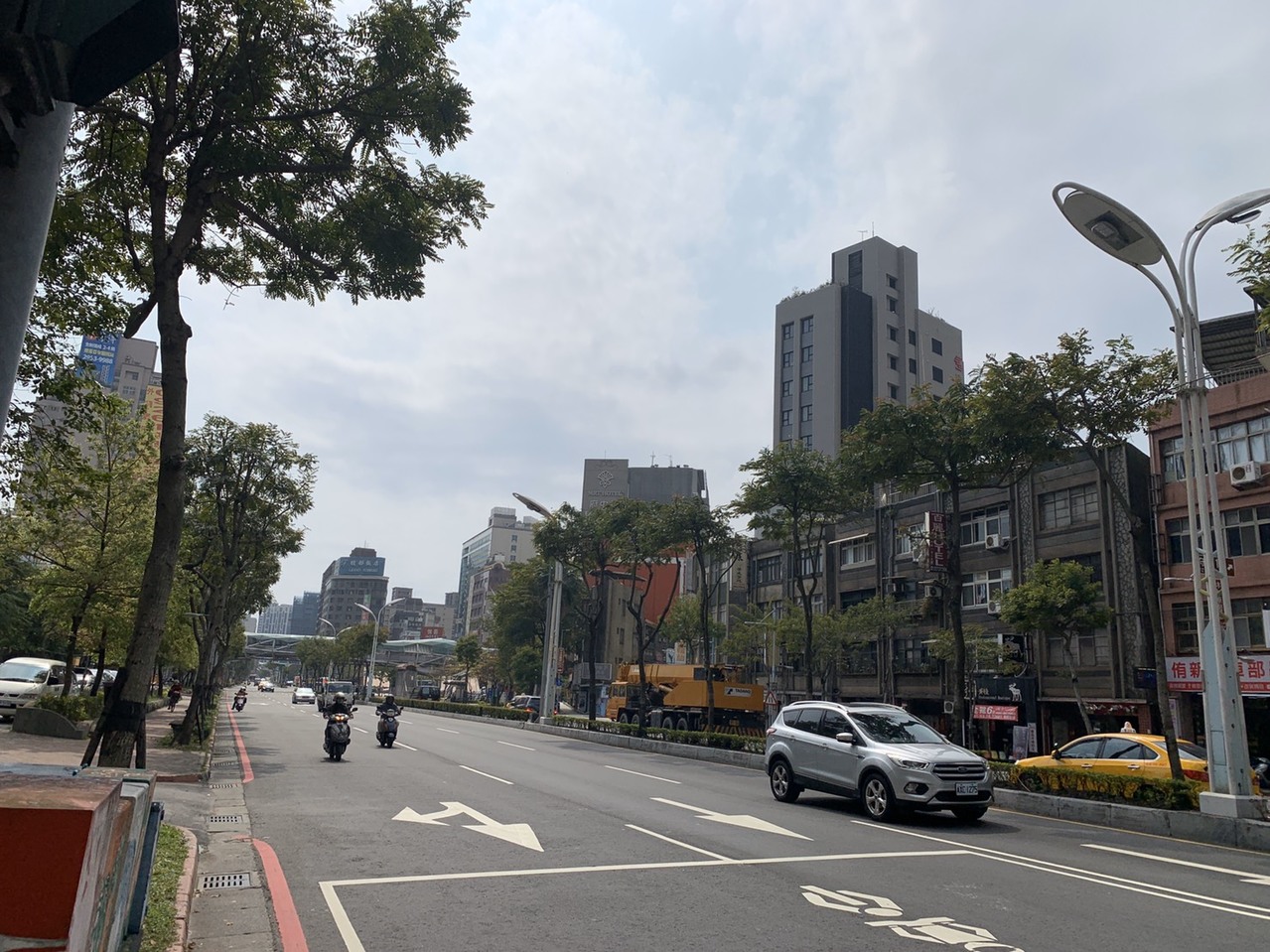 ▲▲回響／新北綠覆率6都墊底 侯友宜：鎖定重畫區帶頭種樹