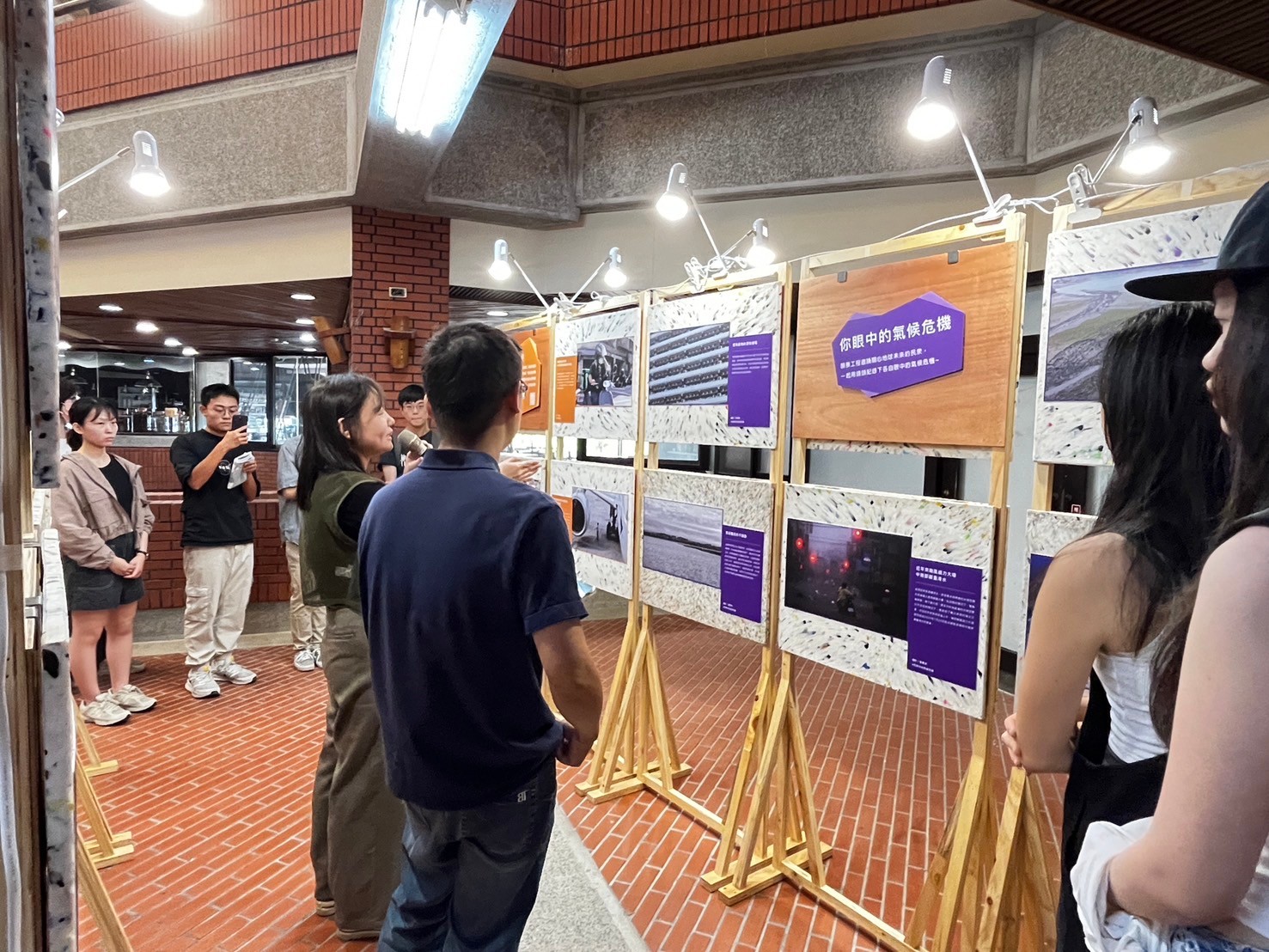 氣候危機攝影展走入中山大學校慶 用「影像」喚醒學生關注