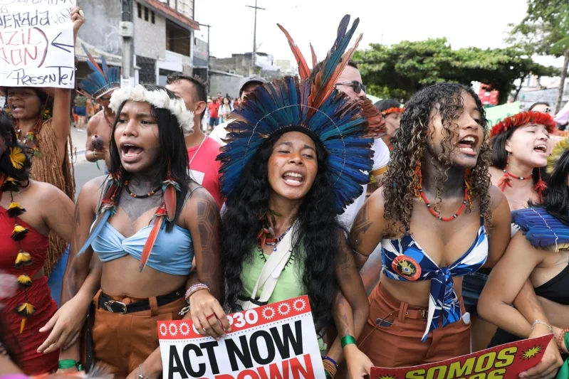 COP30直擊／氣候遊行圖輯：一場嘉年華狂歡過後，地球的明天呢？