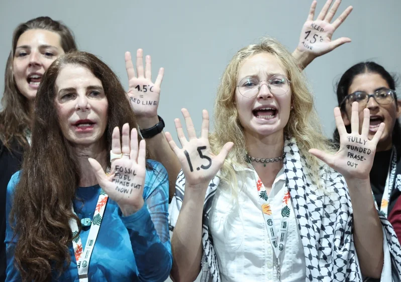 COP30直擊／會場掀起抗議「化石燃料滾蛋！」嗆聲談判代表