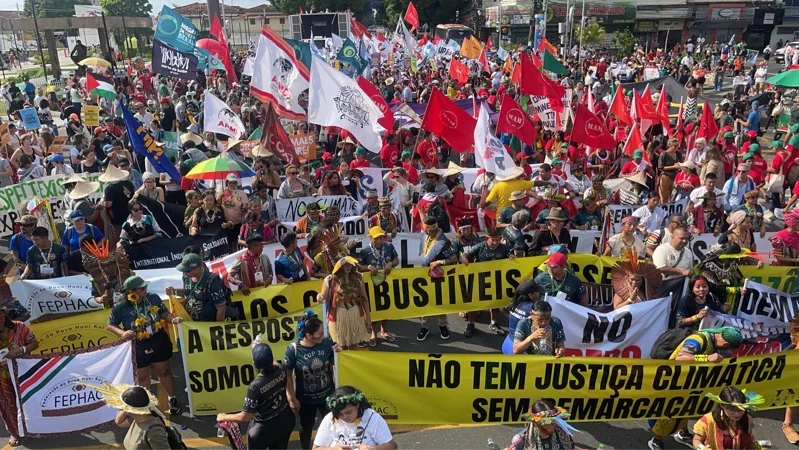 COP30直擊／「為亞馬遜人民而走！」氣候遊行登場 睽違3年重回街頭